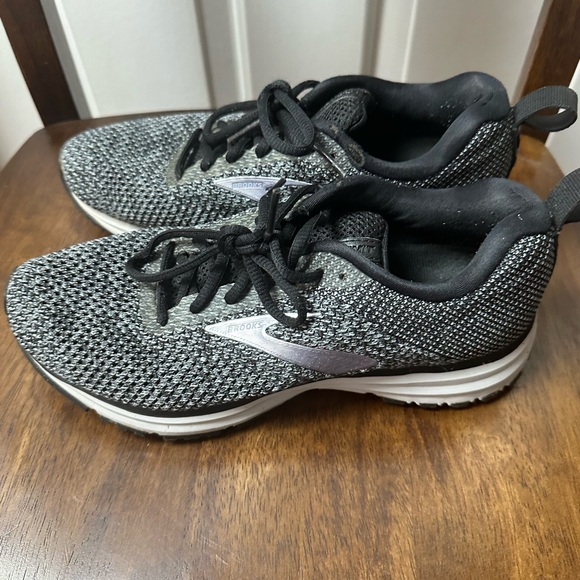 Brooks Transmit DNA Women’s Size 7 Charcoal and White Athletic Sneakers - Picture 4 of 9